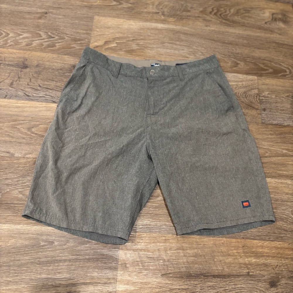 Cova Surf n Turf Men’s Hybrid Shorts Gray Performance Board Shorts – Size 32